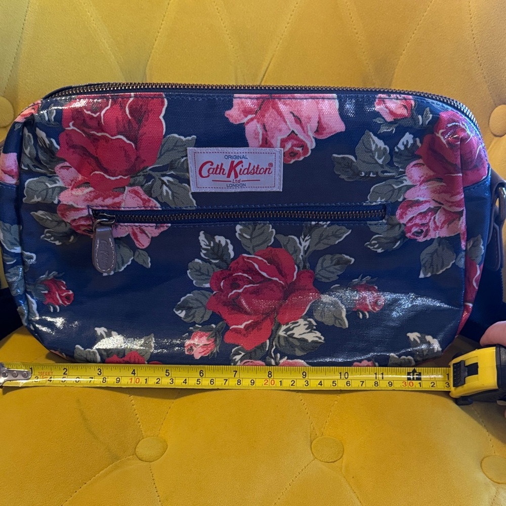 Cath Kidston Navy and Red Floral Crossbody Bag - Picture 7 of 9